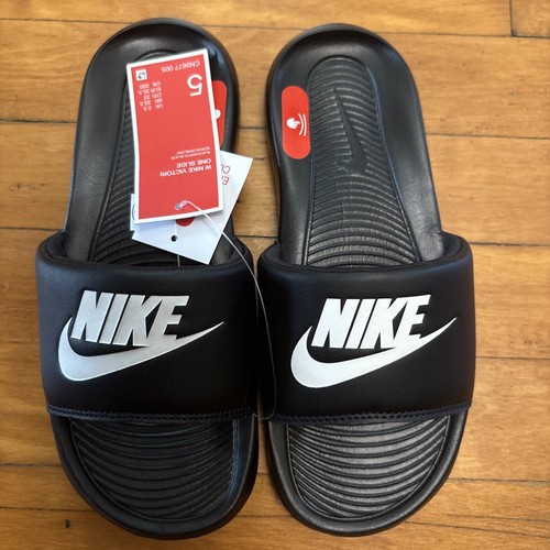 Sandalo donna Nike Victori One Slide nuovo taglia 5