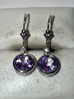 Juego de aretes de diamantes amatista natural de corte redondo de oro blanco sólido de 14K ESTATE Foto 1 de 4