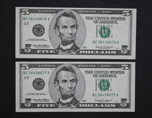 Two 1999 $5/Philadelphia Federal Reserve Notes/uncirculated/F-1986C/in sequence - Picture 1 of 18