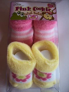 Rosa Cookie Krippe Schuhe/Stiefeletten/Socken Kleinkind Größe 0-12 Monate Blume Neu im Karton - Bild 1 von 1