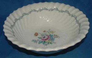 Royal Doulton The Chelsea Rose Vegetable Serving Bowl 9 3/4" - Picture 1 of 1