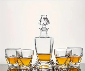 Twisted Whiskey Decanter Set 4 Glasses Liquor Vodka Bourbon Rum Wine Tequila - Picture 1 of 7