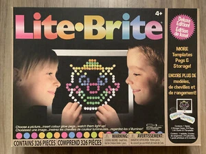 Lite Brite Deluxe Edition Console Peg Board Hasbro Light Bright 326 pièces NEUF - Photo 1 sur 7