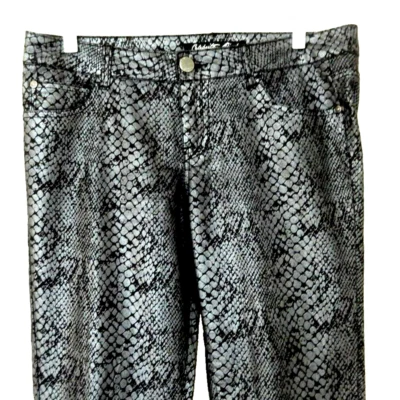 Pantalones Celebrity Rosa 5 Bolsillos Estampado Serpiente-9, Gris Brillante y Negro Foto 1 de 4