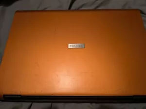 Toshiba Satellite M65-S821 17.1" Vintage Laptop 2GB 120GB Pentium Win XP Bronze - Picture 1 of 15