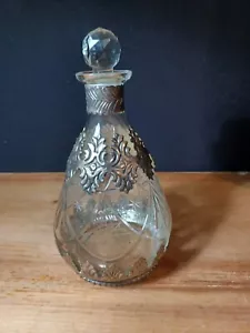 VINTAGE ANTIQUE RARE ETCHED GLASS AND SILVER OVERLAY WINE LIQUOR DECANTER - Picture 1 of 9