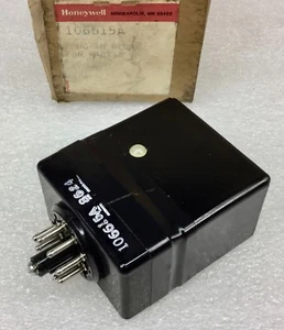 HONEYWELL 106615A SAFEGAURD 8-PIN PLUG-IN RELAY FOR R4075A NOS NEW IN BOX - Picture 1 of 4