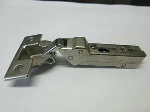 Grass F045138281228 110 Degree Tiomos Self-close Hinge,Half Overlay - Picture 1 of 4