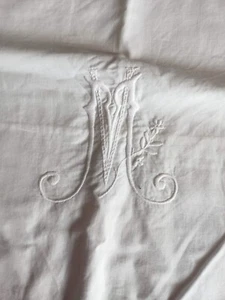 F5 Coppia federe cotone antico Liberty ricamate “M” con pizzo traforato a sacco - Foto 1 di 7