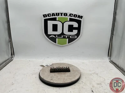 1974-1986 Porsche 911 блок предохранителей 91161208601 105891 - Изображение 1 из 4