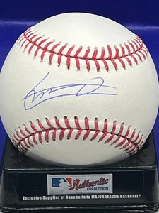 VLADIMIR GUERRERO JR   TORONTO BLUE JAYS   PSA AUTHENTICATED SIGNED OML BASEBALL - Picture 1 of 2