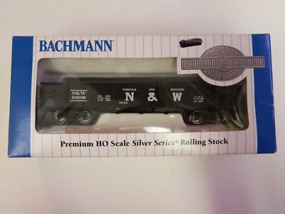 BACHMANN PREMIUM HO SCALE SILVER SERIES ROLLING STOCK GONDOLA - Model # 17228 - Image 1 of 4