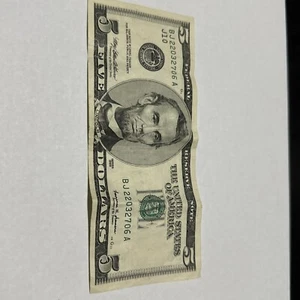 1999 $5 Five Dollar Bill Federal Reserve Note Vintage 25 Years Old - Picture 1 of 3