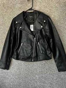 Torrid Faux Leather Black Moto Jacket Sz 00 EUC - Picture 1 of 4