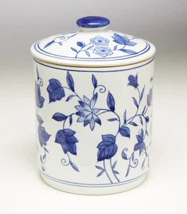 Zeckos AA Importing 59791 Blue And White Round Jar With Lid - Picture 1 of 3
