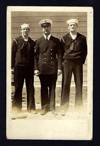 Anfang 1900 RPPC Postkarte, Männer stehen posieren für Foto, Marine, Militär - Bild 1 von 2
