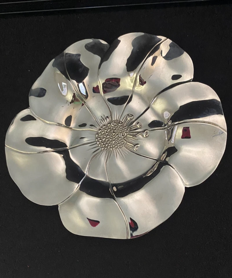 Plato cuenco decorativo con forma de flor International Silver Company de colección de 7,5" de diámetro Foto 1 de 4