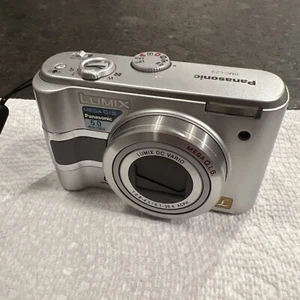Panasonic Lumix 5.0 MP Digital Camera DMC-LZ3 Beautiful Shape W/case - Picture 1 of 11