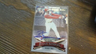1998 TOPPS FINEST REGGIE SANDERS AUTOGRAPHED BASEBALL CARD - Image 1 of 2