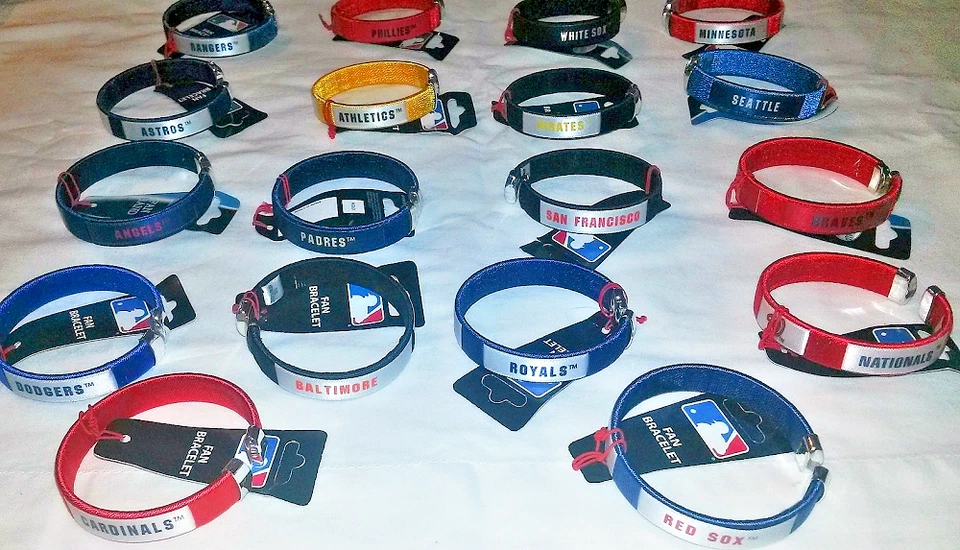 MLB TEAM LOGO FAN BAND BRACELET ASSORTED TEAMS (FREE SHIP) - Image 1 of 1