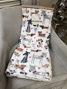 1-NWT CINTHYA ROWLEY DOG LOVERS VALENTINES BLANKET - Picture 1 of 9