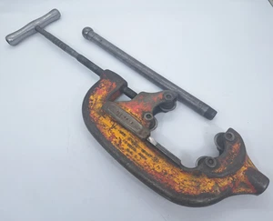 RIDGID No.44-S Heavy-Duty 4-Wheel Pipe Cutter from 2 1/2" to 4" - Picture 1 of 9