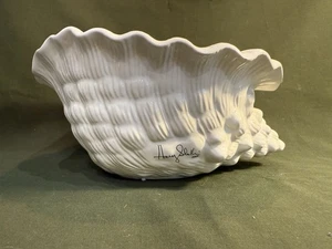 2009 Slatkin & Co Shore Breeze Scented Ceramic Shell Candle White Barn Candle Co - Picture 1 of 7