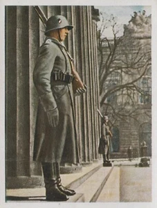 WWII FIGURE, Shrine Guard (6.2x4.7 cm) - Picture 1 of 1