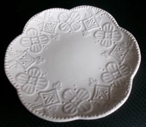 Maison Versailles Blanc Flower Geometric Salad / Appetizer Plate 7" OF - Picture 1 of 2