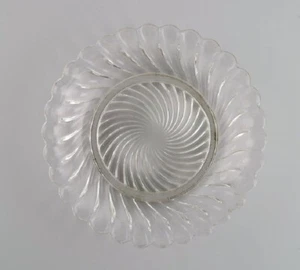 Baccarat, France. Round Art Deco bowl / dish in clear art glass. 1930s / 40s. - Picture 1 of 5