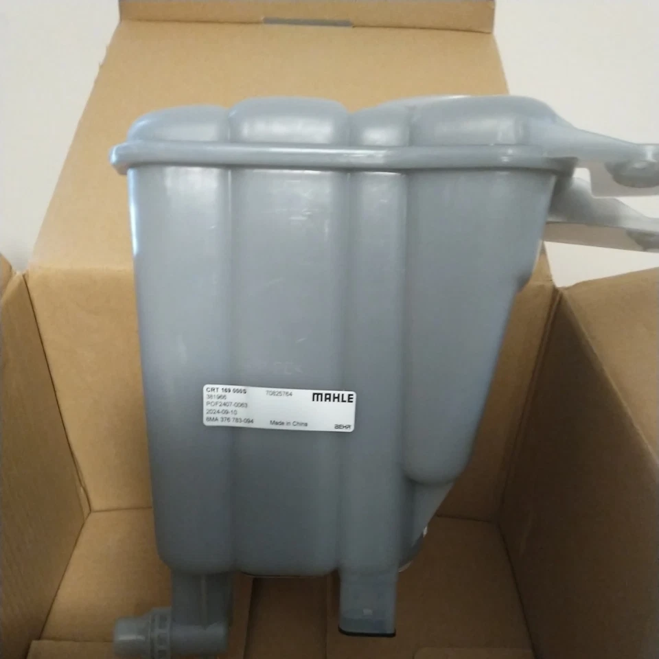 Depósito de refrigerante MAHLE CRT169000S (OEM 8K0121405N) para A4, A5, Q5, S4, S5, SQ5 Foto 1 de 4