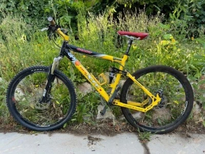 2001 Giant XTC NRS 1 Mountain Bike Full Suspension Bike 26 SID XC Size 18.5 - Image 1 of 4