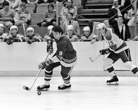 New York Islanders CLARK GILLIES Glossy 8x10 Photo Hockey Print Poster HOF 2002 Cover