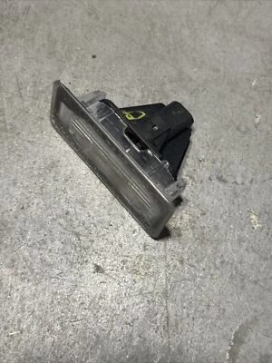 LUZ MATRÍCULA MALETERO PORTÓN TRASERO TOYOTA COROLLA 2014-2019 Foto 1 de 4