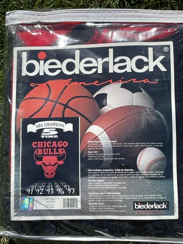 Chicago Bulls Blanket Fleece Throw 90s NBA Basketball Jordan Biederlack Cover