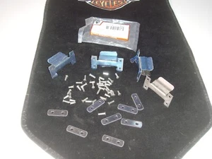 Kit de clip de montaje inferior para alforja Harley '70-80 pala panorámica FL FLH V-Twin 37-9231 Q3 - Imagen 1 de 7
