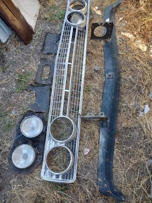 1968/69? Panel de llenado biseles de montaje de parrilla Ford Fairlane OEM Foto 1 de 4