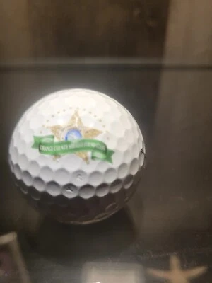 Bola de golfe rara com logotipo colecionável, Titleist Pro V1, Orange County Sheriff - Imagem 1 de 4