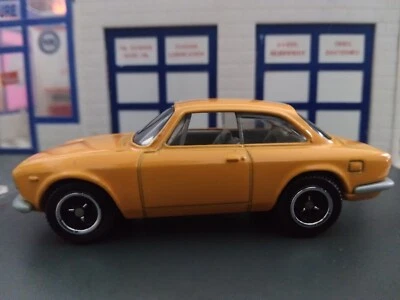 MATCHBOX 2025 ITALIAN ROADS 5 PACK '65 ALFA ROMEO GIULIA SPRINT CAR ORANGE LOOSE - Image 1 of 4