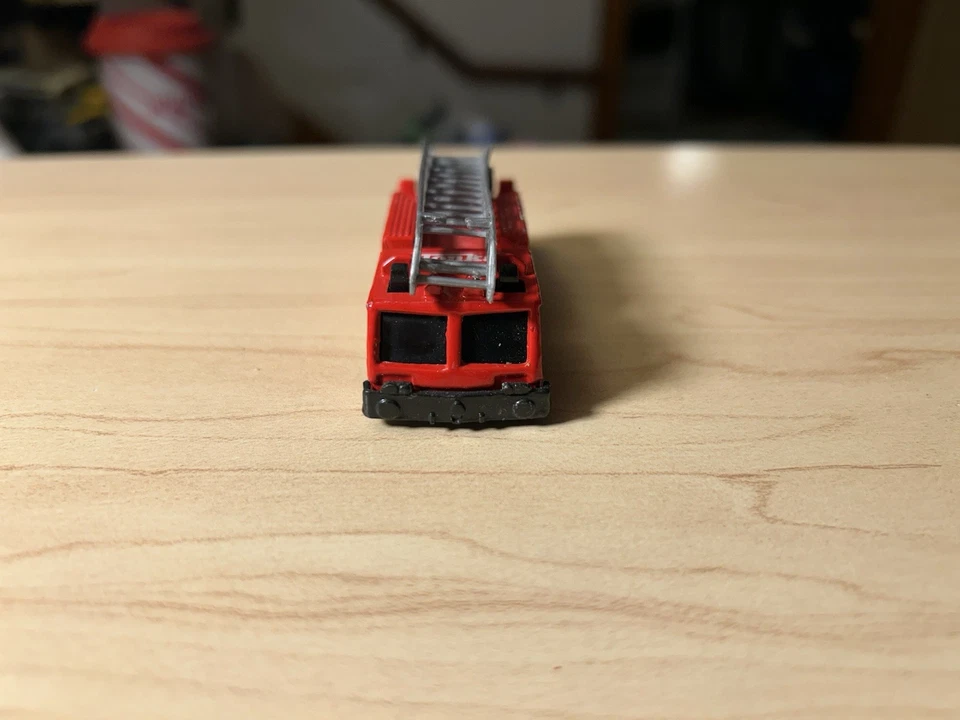 Camión de bomberos Maisto con escalera suelto Foto 1 de 4