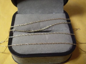 10K Yellow Gold Ladies Link Necklace          0.6 grams      19 Inch Length - Picture 1 of 3