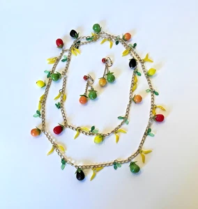 De Colección Tutti Frutti Collar y Pendientes de Clip Colgantes Plástico Fruta Ensalada Set Kitsch - Imagen 1 de 13