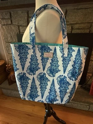 Bolso de mano/playa de lona Lilly Pulitzer para Estee Lauder Foto 1 de 2