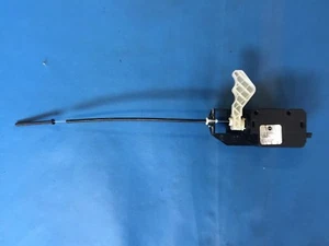 BMW Mini One/Cooper/S Fuel Filler Flap Actuator (Part #: 7127872) R50/R53 Hatch - Picture 1 of 2