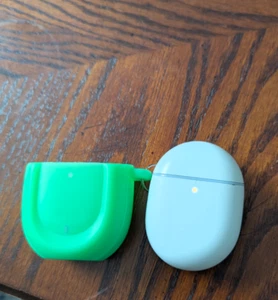 coque de charge google pixel buds série a avec oreille gauche - Photo 1 sur 6