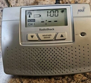 Radio Shack NOAA Weather Radio with LED Clock 12-260 - TESTED, WORKS GREAT! - Picture 1 of 8