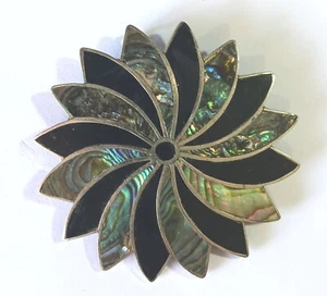 Vintage Signed AR Mexico Sterling Silver, Abalone, Onyx Swirling Sunburst Brooch - Imagen 1 de 8