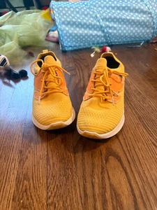 W10 Vessi Everyday Move Yellow Waterproof Sneaker - Bild 1 von 7