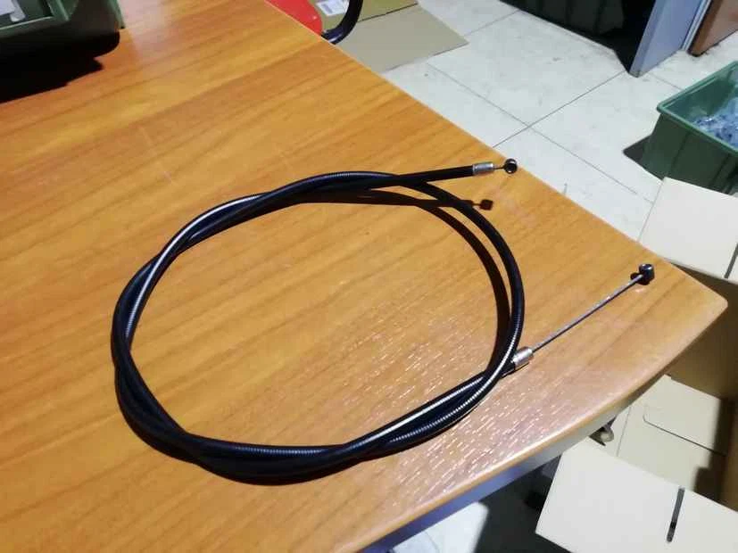 GIACENZA DI MAGAZZINO CAVO TRASMISSIONE DECOMPRESSIONE PIAGGIO SI 267558 NUOVO - Immagine 1 di 1