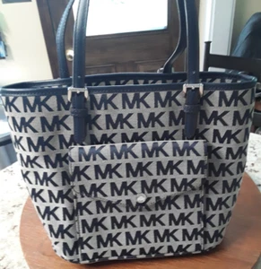 MICHAEL KOR SIGNATURE WOMEN'S GRAY/ NAVY BLUE HAND BAG EXCEL COND - Picture 1 of 10